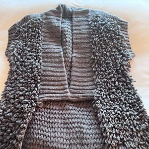 Curly knit long vest